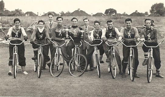 Photo:St. Helier Saints Cycle Speedway Team (Please click on photo for more information)