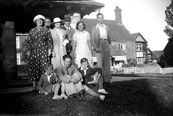 Photo:The Wrate and the Kern's family possibly at The Surrey Arms c.1930's