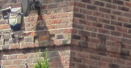 Photo:Decorative brick lines - a common feature